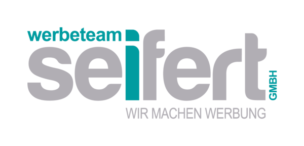Das Bild zeigt das Logo vom Werbeteam Seifert. Das Wort "Seifert" ist in grauen Buchstaben gehalten, das Wort "Werbeteam" steht in türkis darüber. Darunter steht "Wir machen Werbung".
