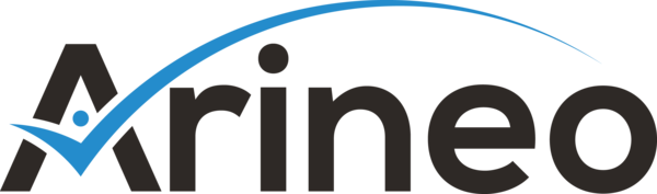 Arineo-Logo mit schwarzem Schriftzug und blauem Haken über dem Buchstaben A.